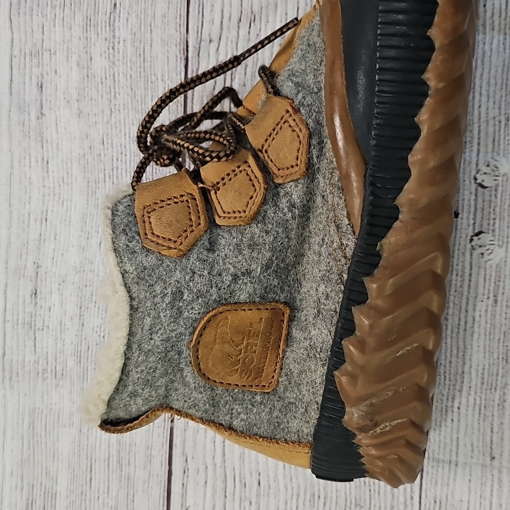 Sorel Sz 8 Gray and Tan Winter Boots - Picture 10 of 16
